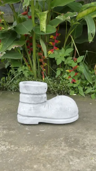 Artikelbild 2 des Artikels “Sepatu - Schuh, 28,5 cm L | Steinguss “
